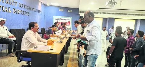 ప్రజావాణికి దరఖాస్తుల వెల్లువ
