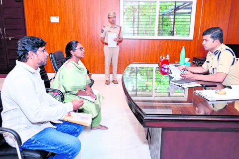 రాజీనామా చేయాలని టీడీపీ వేధింపులు