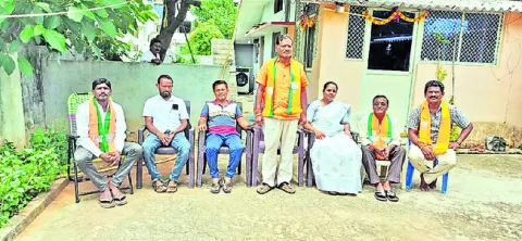 కాంగ్రెస్‌ కార్యకర్తలకే ఇందిరమ్మ ఇళ్లు