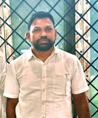 తప్పుడు డాక్యుమెంట్లతో రిజిస్ట్రేషన్లు 
