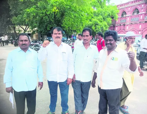 దివ్యాంగుల సమస్యలు పరిష్కరించాలి
