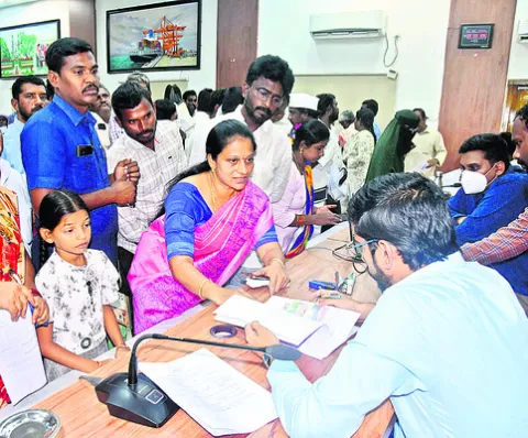ఎంపీపీపై చర్యలు చేపట్టాలంటూ.. 
