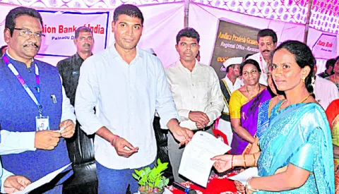నెలకు రెండుసార్లు రుణమేళా నిర్వహిస్తాం 