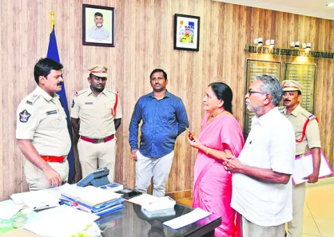 ప్రజా సమస్యల పరిష్కారానికి ప్రాధాన్యత 