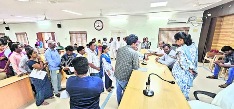 సమస్యల పరిష్కారానికి కృషి చేయాలి 