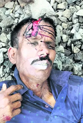 రైలు నుంచి జారిపడి వృద్ధుడు మృతి 