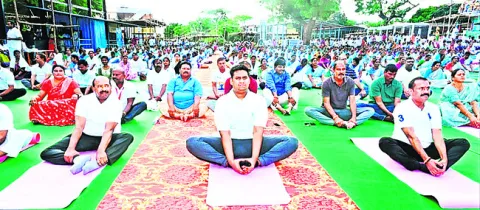యోగాతో సంపూర్ణ ఆరోగ్యం 
