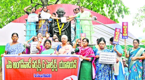 అంగన్‌వాడీలకు సంక్షేమ పథకాలు అమలుచేయాలి