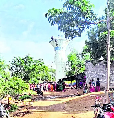 ఇందిరమ్మ ఇల్లు రాలేదని..