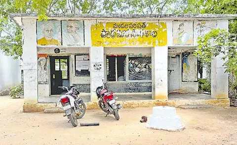 Government schools decline in Telangana