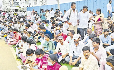 Andhra Pradesh village Secretariat Engineering Assistants Protest