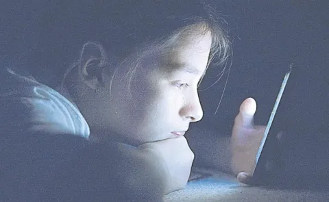 Teens Get Addicted to Smartphones: Andhra pradesh