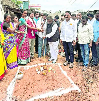 చదువుతోనే విద్యార్థులకు ఉజ్వల భవిష్యత్‌