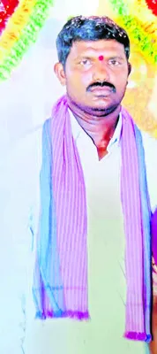 రోడ్డు ప్రమాదంలో  యువకుడి దుర్మరణం