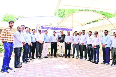 గనుల్లో రక్షణ చర్యలపై ఆరా..