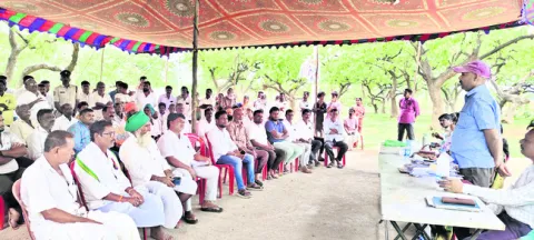ఆలయ భూముల్లో అక్రమ నిర్మాణాలు తొలగిస్తాం 