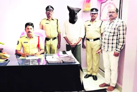 భార్య హత్య కేసులో భర్త అరెస్ట్‌ 