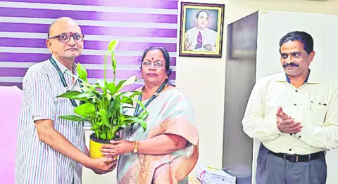 ‘నన్నయ’ రిజిస్ట్రార్‌గా  సుధాకర్‌ పదవీ విరమణ 