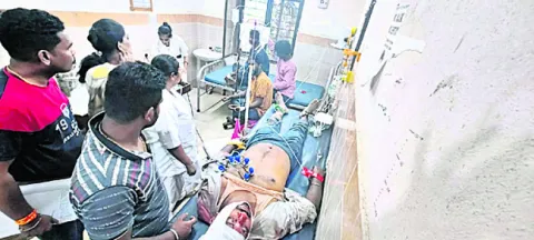 ఈదుపురంలో ఇరువర్గాల కొట్లాట 