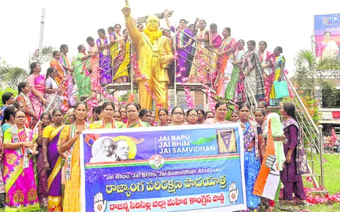 పేదల రక్తం తాగుతున్న బీజేపీ సర్కార్‌
