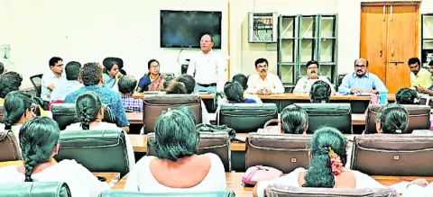 సీజనల్‌ వ్యాధులతో అప్రమత్తంగా ఉండాలి