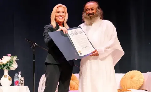  Florida June 16th  declared as Sri Sri Ravi Shankar Peace and Wellness Day 