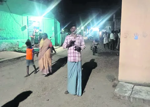 రైతులు వచ్చే.. పండుగ తెచ్చే ! 