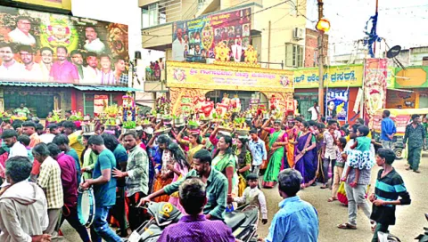 ఘనంగా