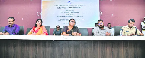 మహిళల రక్షణకు కమిషన్‌ ప్రాధాన్యం 