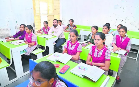 కస్తూరిబా పాఠశాల తనిఖీ
