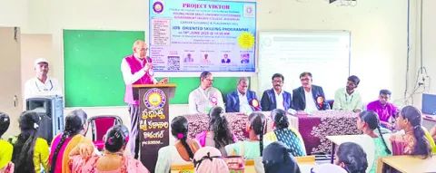 అవకాశాలను అందిపుచ్చుకోవాలి 