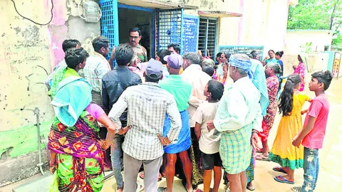 పోలీసుల అత్యుత్సాహం