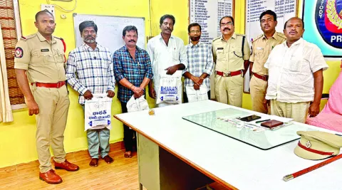 నలుగురు జీవిత ఖైదీల విడుదల 