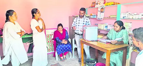 టీకా వేసిన తర్వాత అబ్జర్వేషన్‌లో ఉంచాలి