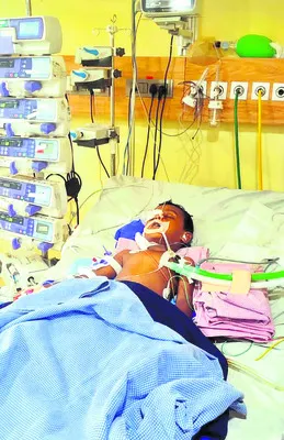మృత్యుముంగిట మూడేళ్ల బాబు 