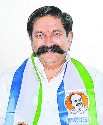 తప్పుడు సాక్ష్యాలతో అక్రమ అరెస్టు ●