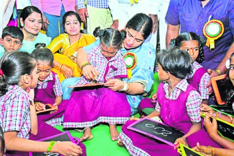విద్యతోనే సమాజంలో గౌరవం