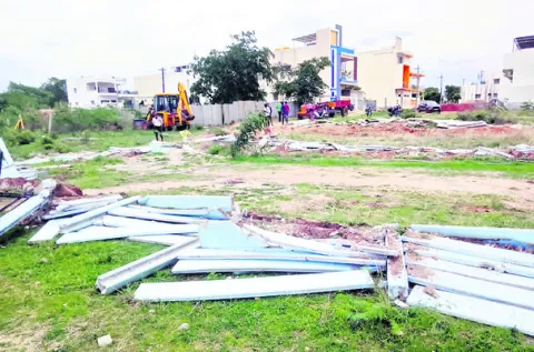 తెలుగు తమ్ముళ్ల దౌర్జన్యం 