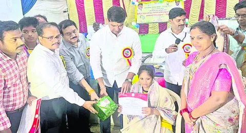 జాతీయస్థాయి దివ్యాంగుల పోటీలకు తోషిని ఎంపిక