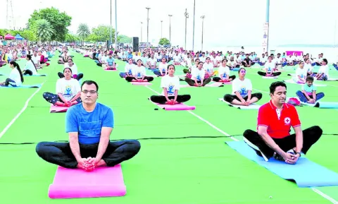 జీవితంలో యోగా భాగం కావాలి 