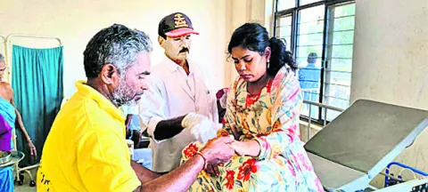 టోల్‌గేట్‌ సమీపంలో ప్రమాదం 