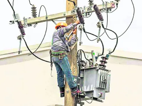 జేఎల్‌ఎంల ఇష్టారాజ్యం! 