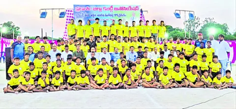 క్రీడాకారులను తీర్చిదిద్దడం గొప్ప విషయం 