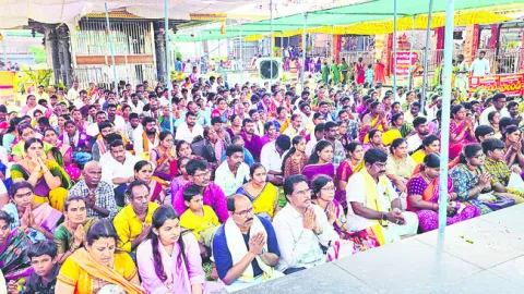 వాడపల్లిలో భక్తజన సందోహం