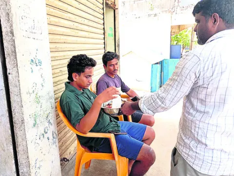 ముస్తాబాద్‌లో కుళ్లిన మాంసం విక్రయం