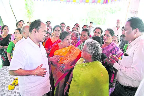 హామీల అమలుకు పోరు 
