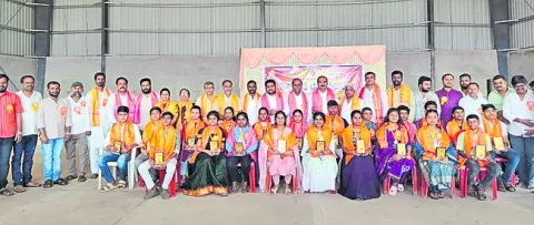 చదువుతోనే ఉన్నత శిఖరాలు 