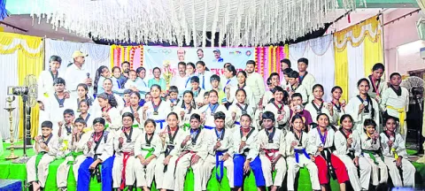 తైక్వాండో ఓవరాల్‌ చాంప్‌ మదర్‌ థెరిసా క్లబ్‌