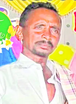 ట్రాక్టర్‌ తిరగబడడంతో  రైతు మృతి