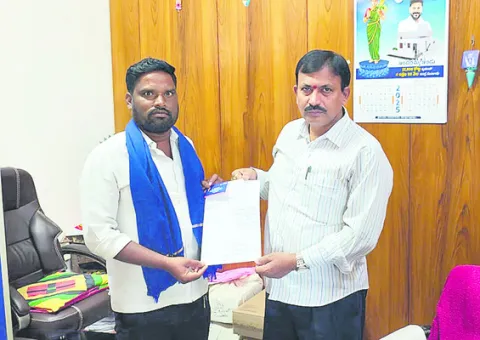 ప్రైవేట్‌ బడుల దోపిడీ అరికట్టాలి 